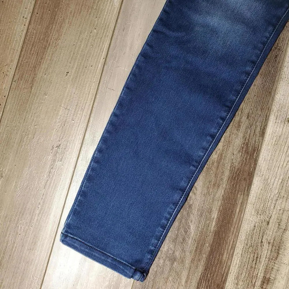 Old Navy Dark Wash Maternity Jeans Size 6 EUC - Picture 3 of 13